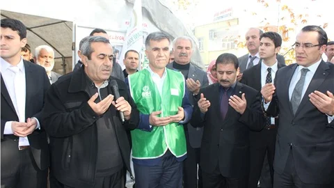 Kahta’da Suriyeliler için yardım çadırı kuruldu