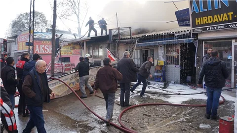 Beş iş yerinin alevlere teslim olduğu anı TV muhabiri gibi anlattı