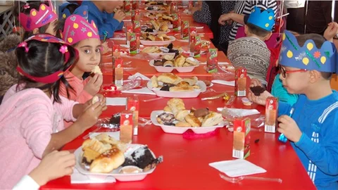 Mevlana Haftası'nda kimsesiz çocuklara özel kutlama