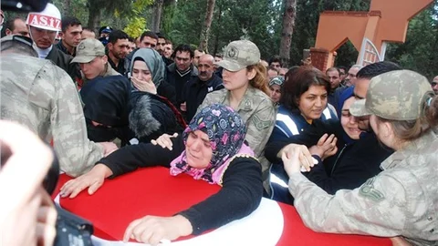 Osmaniye şehidini uğurladı