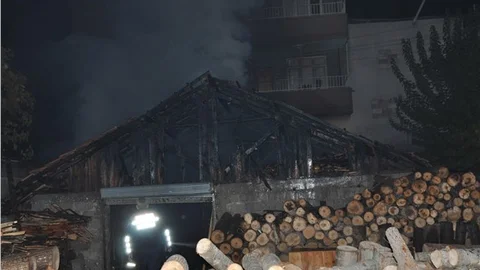 Kadirli'de iş yerinde çıkan yangın korkuttu