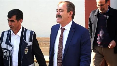 Akdeniz İlçe Belediye Başkanı Adliyeye Sevk Edildi