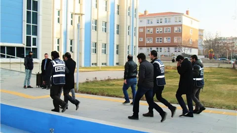 Kırşehir'de nitelikli dolandırıcılığa 3 gözaltı