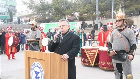 Şampiyon olan güreş takımı Yozgat’ta mehter takımı ile karşılandı