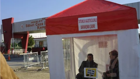 CHP'den cezaevi önünde dayanışma çadırı