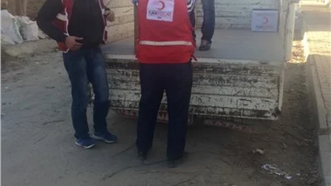 Kızılay’dan evi yanan aileye beyaz eşya yardımı