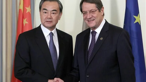 Çin Dışişleri Bakanı Wan Yi, Anastasiadis ile garantörlük konusunu görüştü