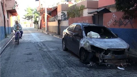 Terör örgütü yandaşları araçları böyle kundakladı