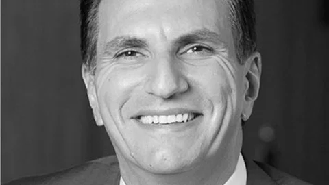 Ozan Bayülgen, Bain & Company ailesinde