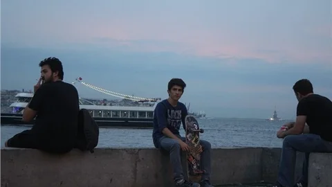 Yolda selfie çekerken kamyonun ezdiği gençler, kaykay için buluşmuş