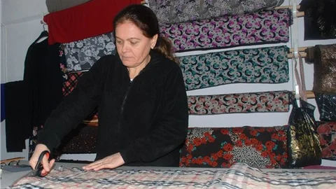 30 yıllık bayan terzi Bağkur primlerini bile ödemekte güçlük çekiyoruz