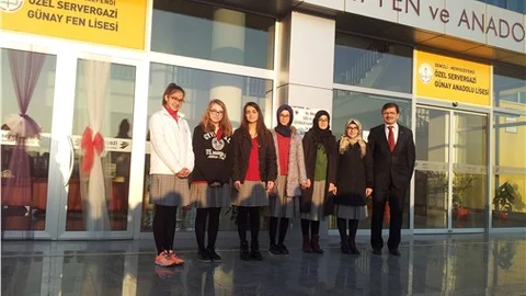 Ulusal Sosyal Bilimler Olimpiyatı'na Servergazili öğrenciler damgasını vurdu