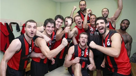 Gediz Üniversitesi Basketbol Takımı deplasmanda hiç yenilmedi