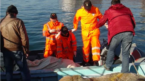 Denizden erkek cesedi çıktı