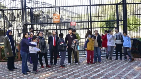 Otizmli Çocuklar Terapi İçin Tarsus Hayvan Parkını Ziyaret Ettiler