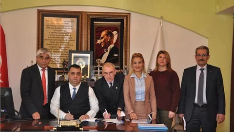 Tarsus Belediyesi 190 Memuru Kapsayan Sözleşmeye İmza Attı