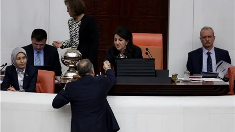 Bakan Yılmaz, Türk askerinin Musul'dan çekilmesini TBMM'de anlattı