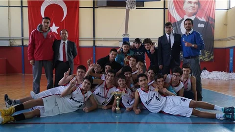 Ortaokullar basketbolda şampiyon Yamanlar