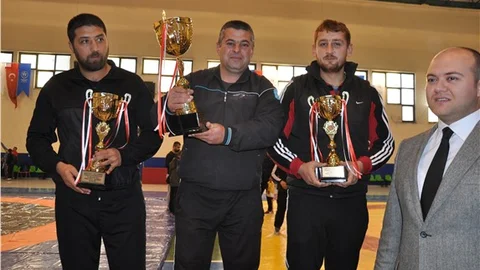 Aşırtmalı Aba Güreşleri Türkiye Şampiyonası yapıldı