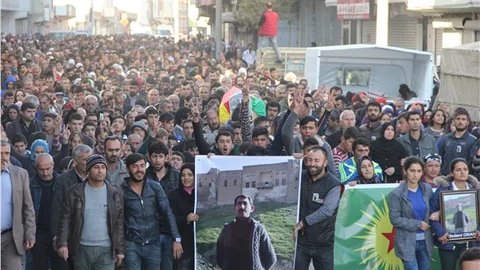 Orak, Kürtçe ağıtlarla toprağa verildi