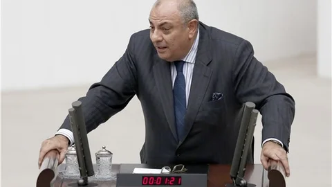 Türkeş Terör örgütü ambulans ve cenaze araçlarına ateş ediyor