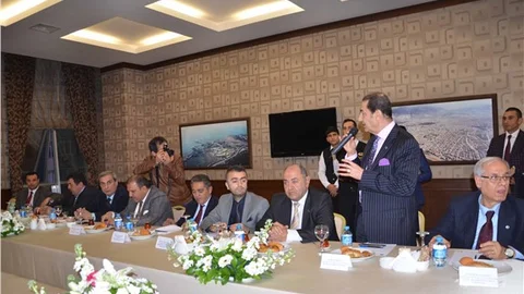 Hatay iş dünyası Suriye ve Rusya krizlerinin ekonomiye etkilerini konuştu