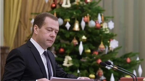 Medvedev, Türk işçi çalıştırabilecek şirketlerin listesini onayladı