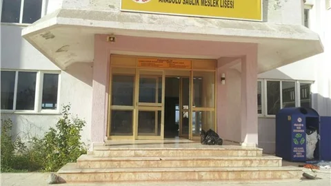 Türk Eğitim-Sen, sağlıksız binada eğitime tepki gösterdi