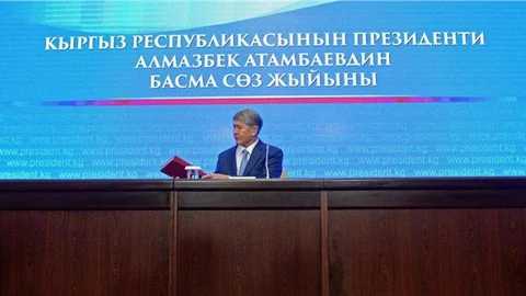 Kırgızistan Cumhurbaşkanı Atambayev Türkiye, Rusya'dan özür dilesin