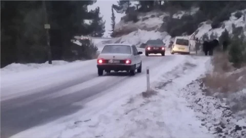 Çamlıyayla'da kar var