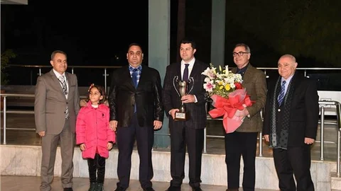 Tarsus'un  kupasını  Enderefe at kazandı.