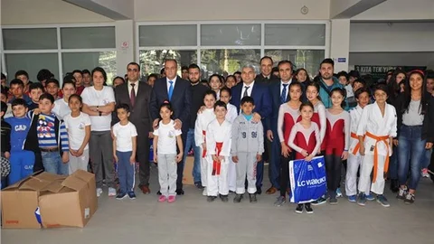 Gençlerin iyilik ağacı projesi