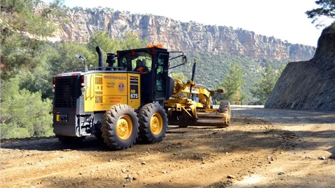 Erdemli'de asfalt çalışması