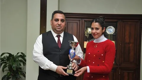 İKİ BAŞARILI SPORCUYATEBRİK