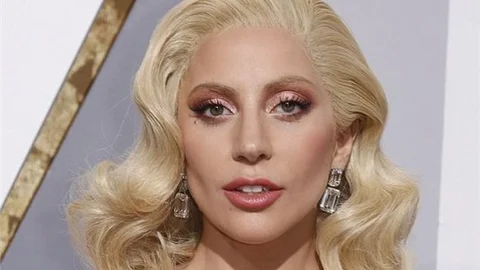 Lady Gaga 8 Milyon Dolarlık Küpeleriyle İlgi Odağı Oldu
