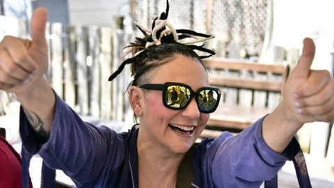 Ünlü Rock Şarkıcısı Özlem Tekin Muhtarlık Seçimlerine Katıldı! Özlem TekinKimdir