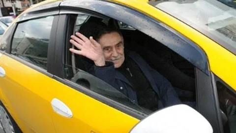 Aydemir Akbaş: Beni Değil Sibel Can'ı Çekin! Aydemir Akbaş Kimdir Hangi Filmlerde Oynamıştır