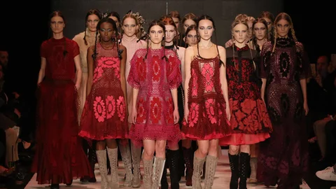 Tülin Şahin Mayo Defilesinden Vazgeçerek Büyük Hassasiyet Gösterdi!