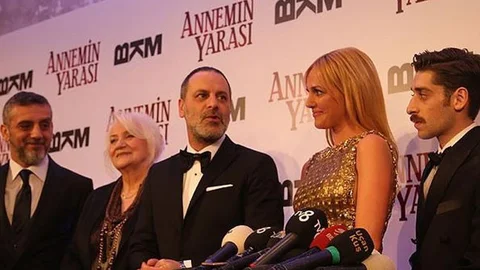 Annemin Yarası Filminin Berlin Galası Çok Konuşuldu! Annemin Yarası Film Konusu Oyuncu Kadrosu