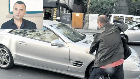 Oktay Kaynarca Mercedesiyle Gazetecinin Ayağını Ezdi!