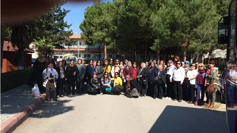 Cumhuriyet Kadınları Derneği, Yaşlıları ziyaret etti 