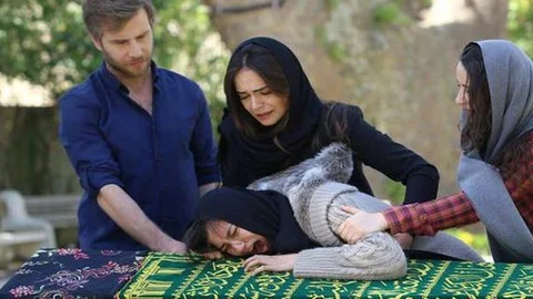 Kırgın Çiçekler 43. Bölüm İzleyicileri Ağlatmayı Başardı!