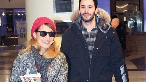 Gupse Özay Barış Arduç Bir İnternet Sitesinin Eğlence Kaynağı Oldu!!