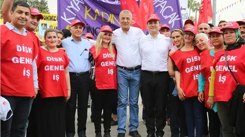 Başkan Tarhan, İşçilerle Meydanlarda