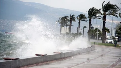 Akdeniz de Fırtına