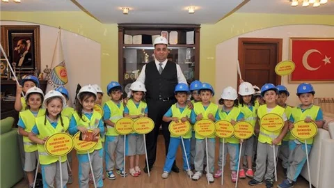 NENE HATUN KREŞİNDEKİ ÖĞRENCİLER, BAŞKANLIKTA