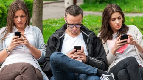 Cep Telefonlarının Beyin Kanseri Etkisi Yokmuş!!