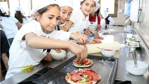 Minik şefler mutfakta