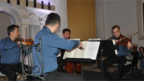 Tarsus'ta Kilisede konser verildi