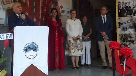 Toroslar Halk Eğitimi Merkezi Müdürlüğü’nün 2016 Yıl Sonu Sergisi